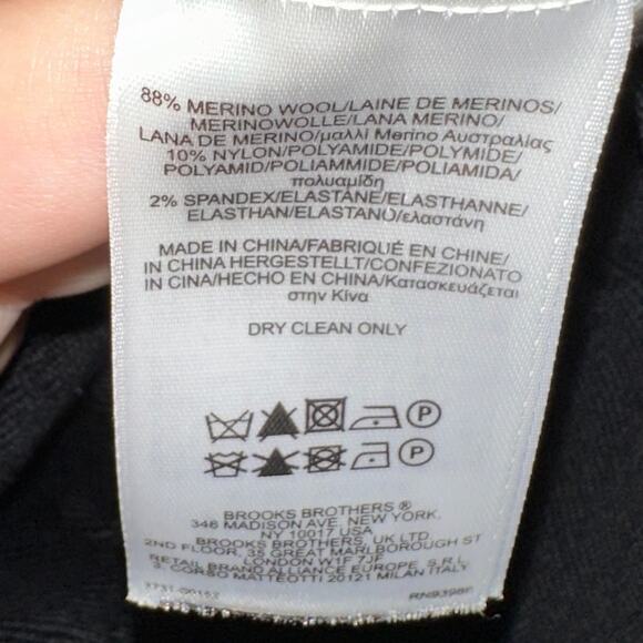 SOLD 💕Brooks Brothers Extra Fine Italian Merino Wool Crew Neck Black Sweater - Picture 4 of 8